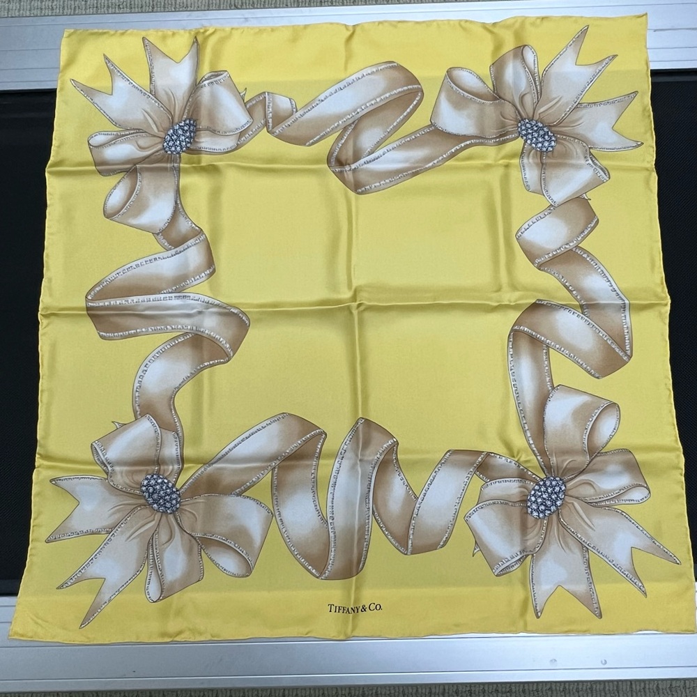 🔴NEW🔴Authentic TIFFANY & CO 100% Silk Scarf🔴